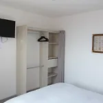 Mousse 3 Pers A Au 1e Etage A 50 Metres De La *